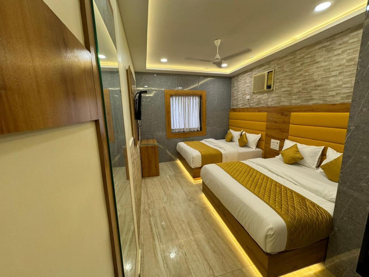 National - Grant Road 3* Bombay