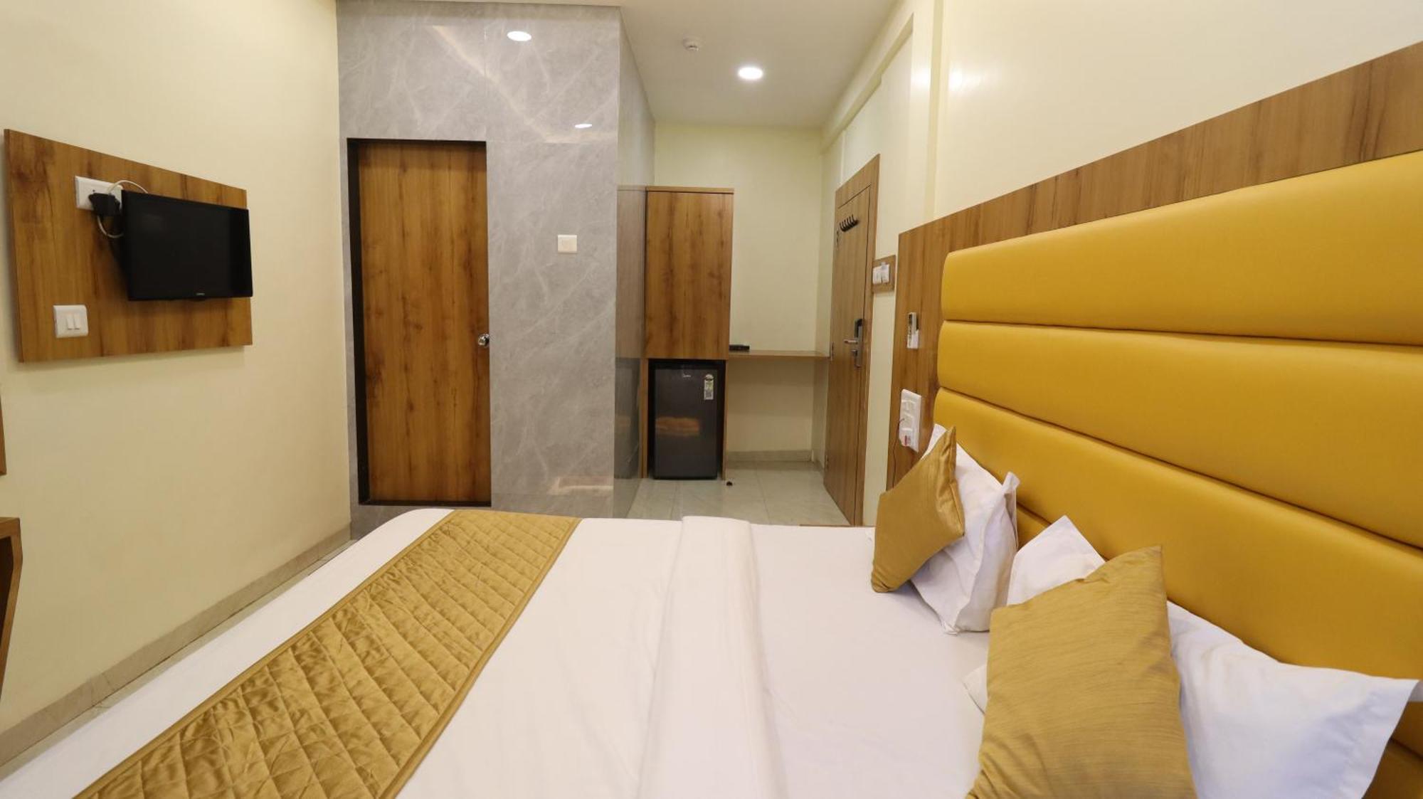 National - Grant Road Hotel Bombay