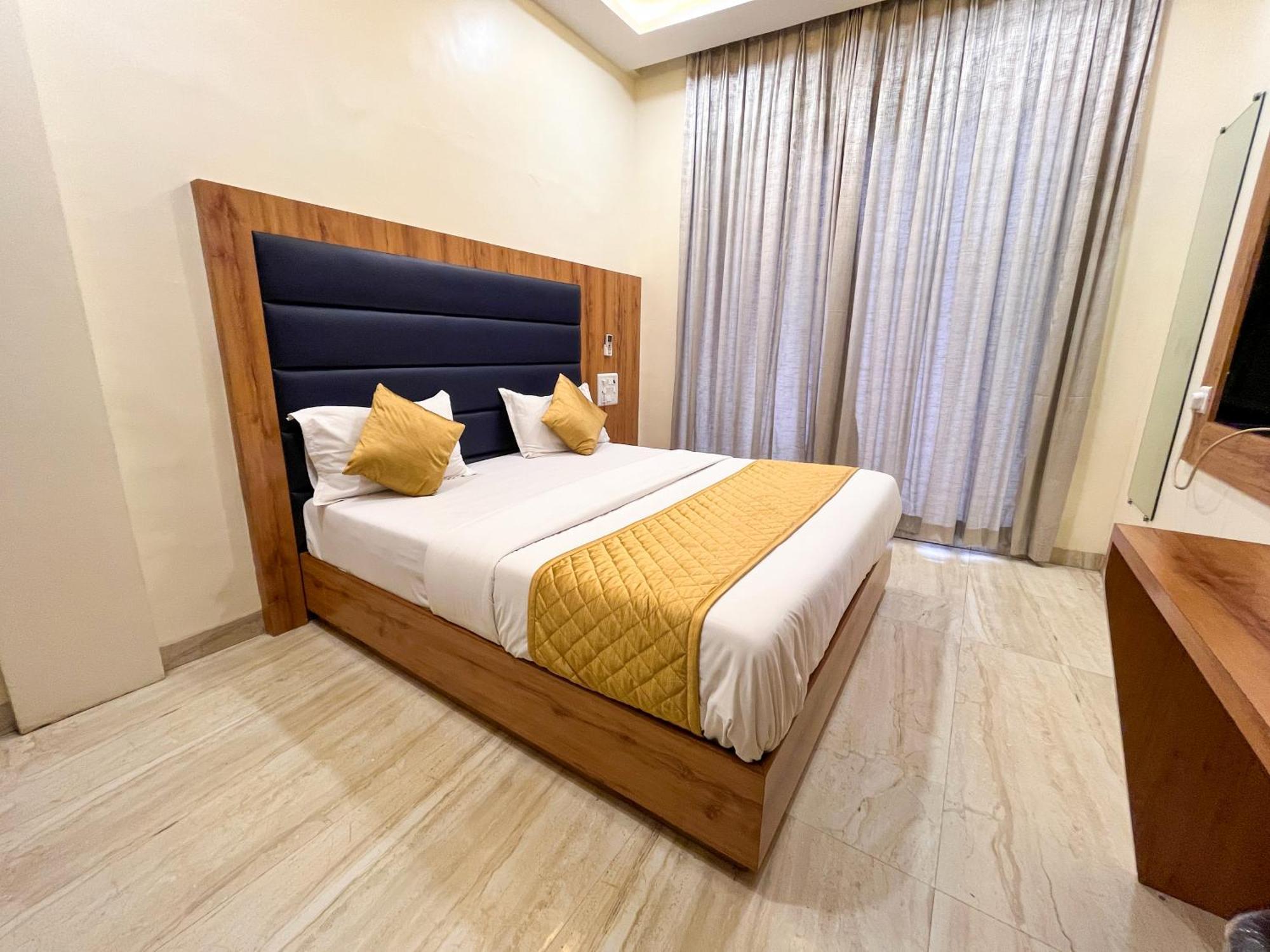 National - Grant Road Hotel Bombay