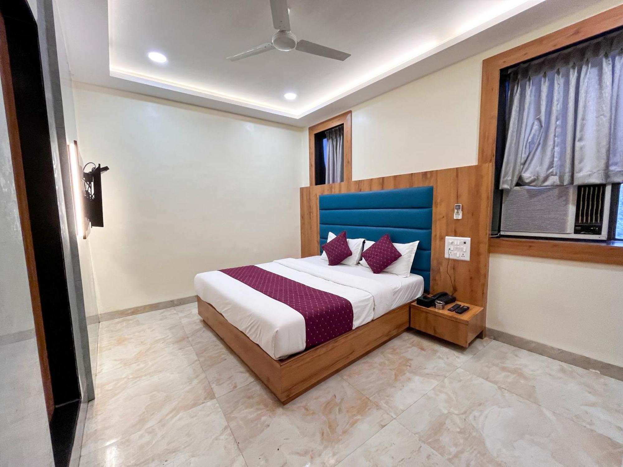 National - Grant Road 3* Bombay